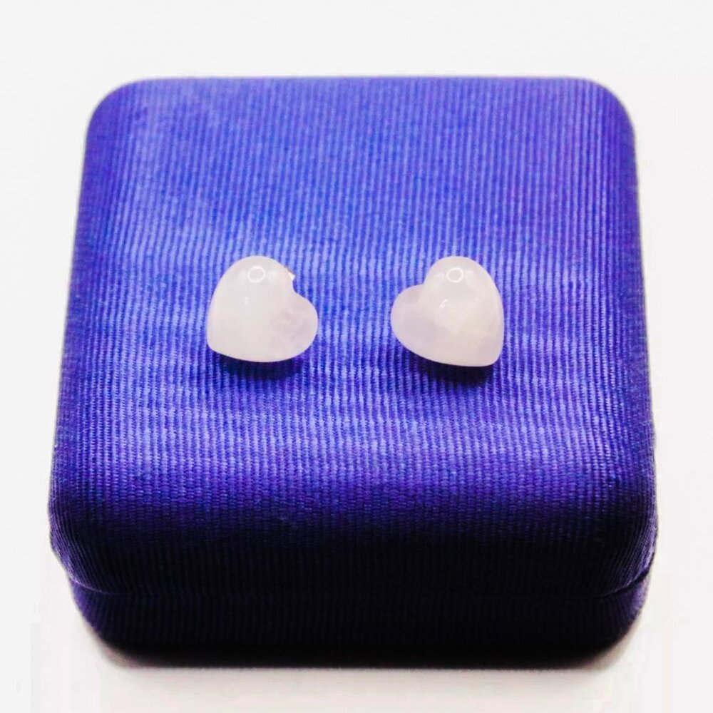 Vintage 14K SOLID Gold White Jade Jadeite Heart Shaped Stud Earrings